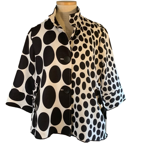 Ali Miles Jackets & Blazers - Ali Miles sz PM black and white polka dot two button lightweight jacket